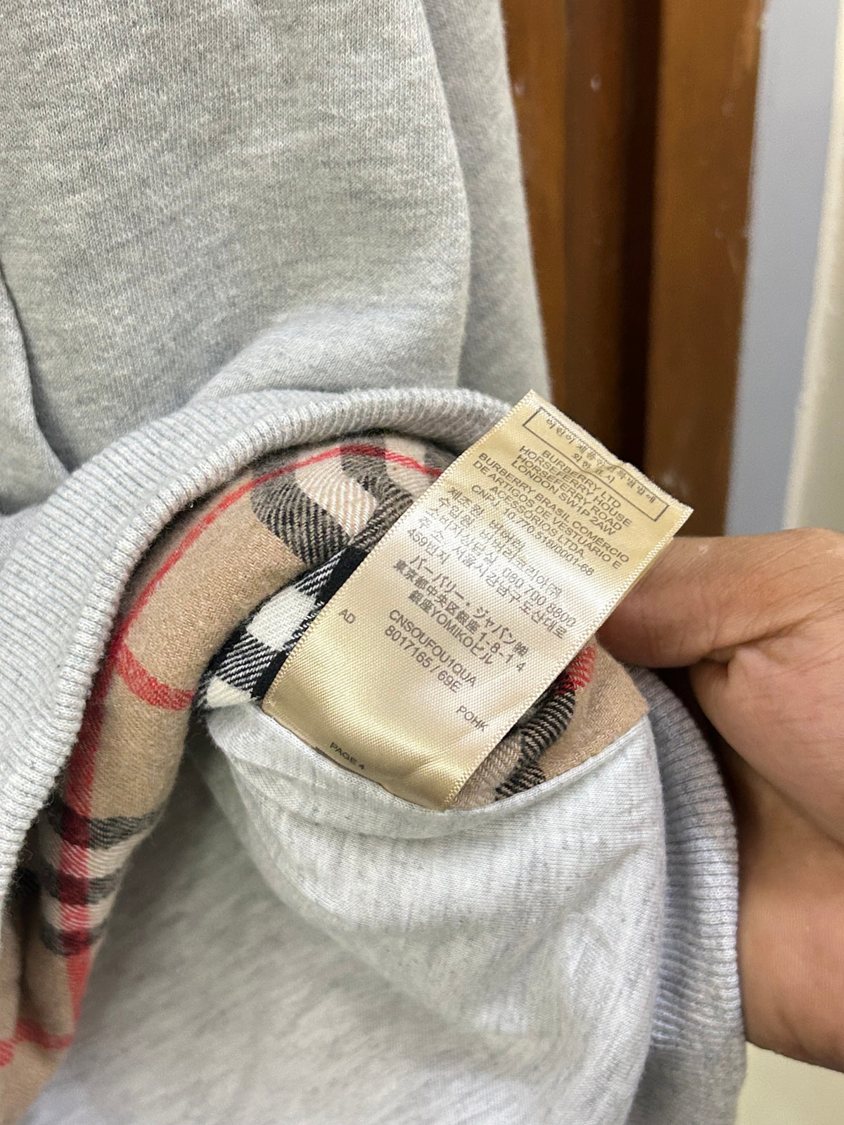 BURBERRY GREY ZIPPER ( F4729 )