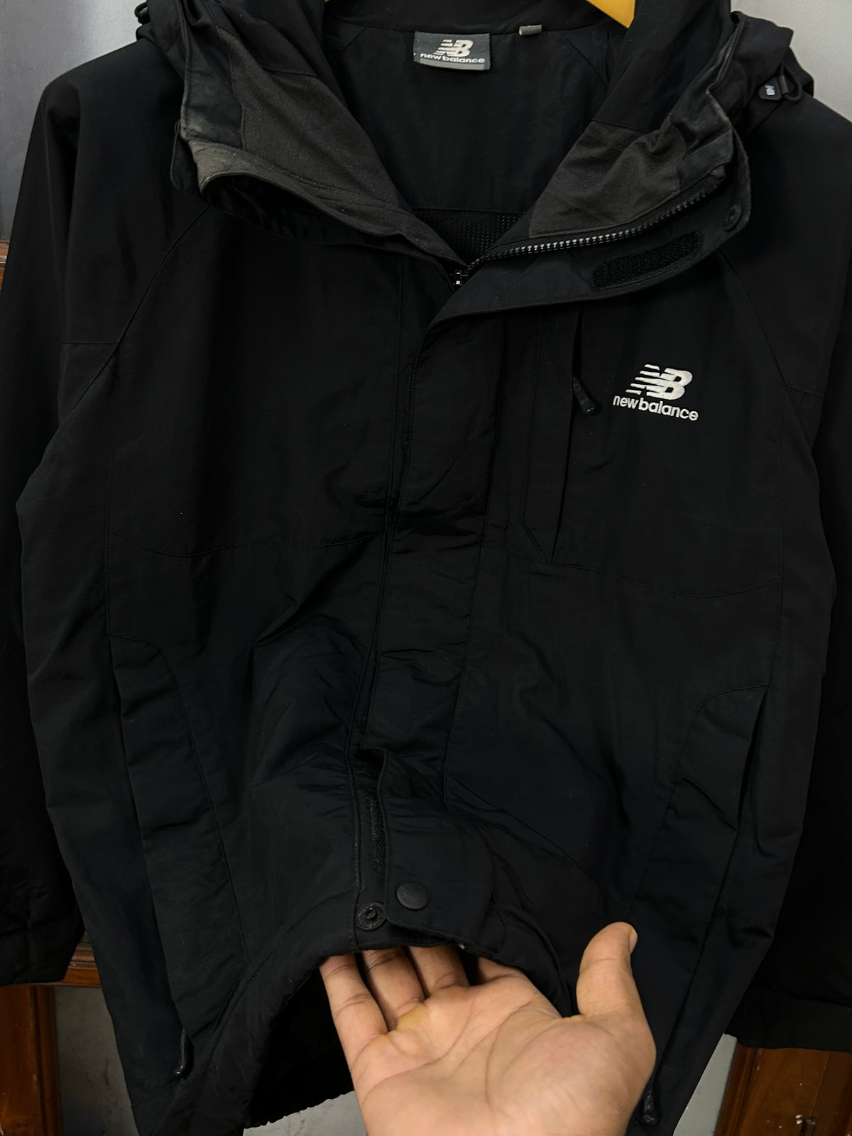 NEW BALANCE BLACK TREKKING JACKET ( D6866 )