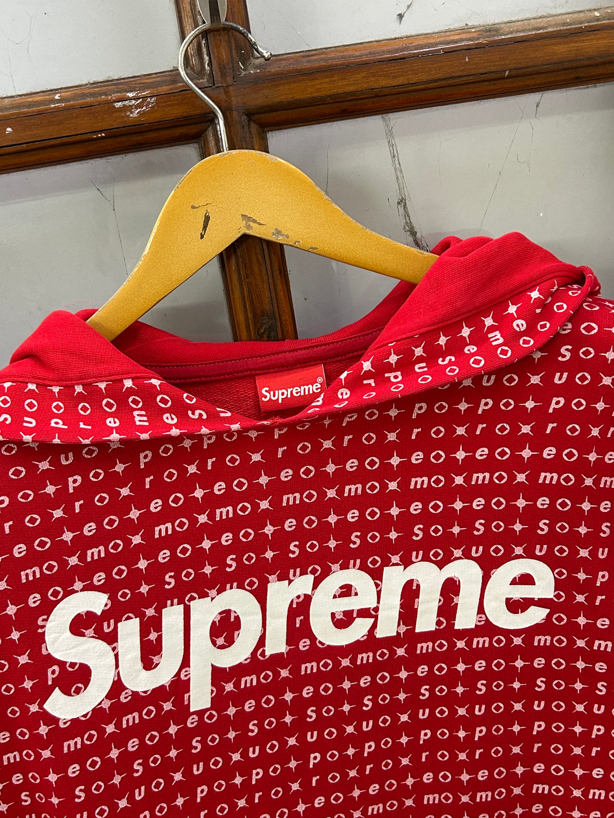 SUPREME RED ( F4985 )