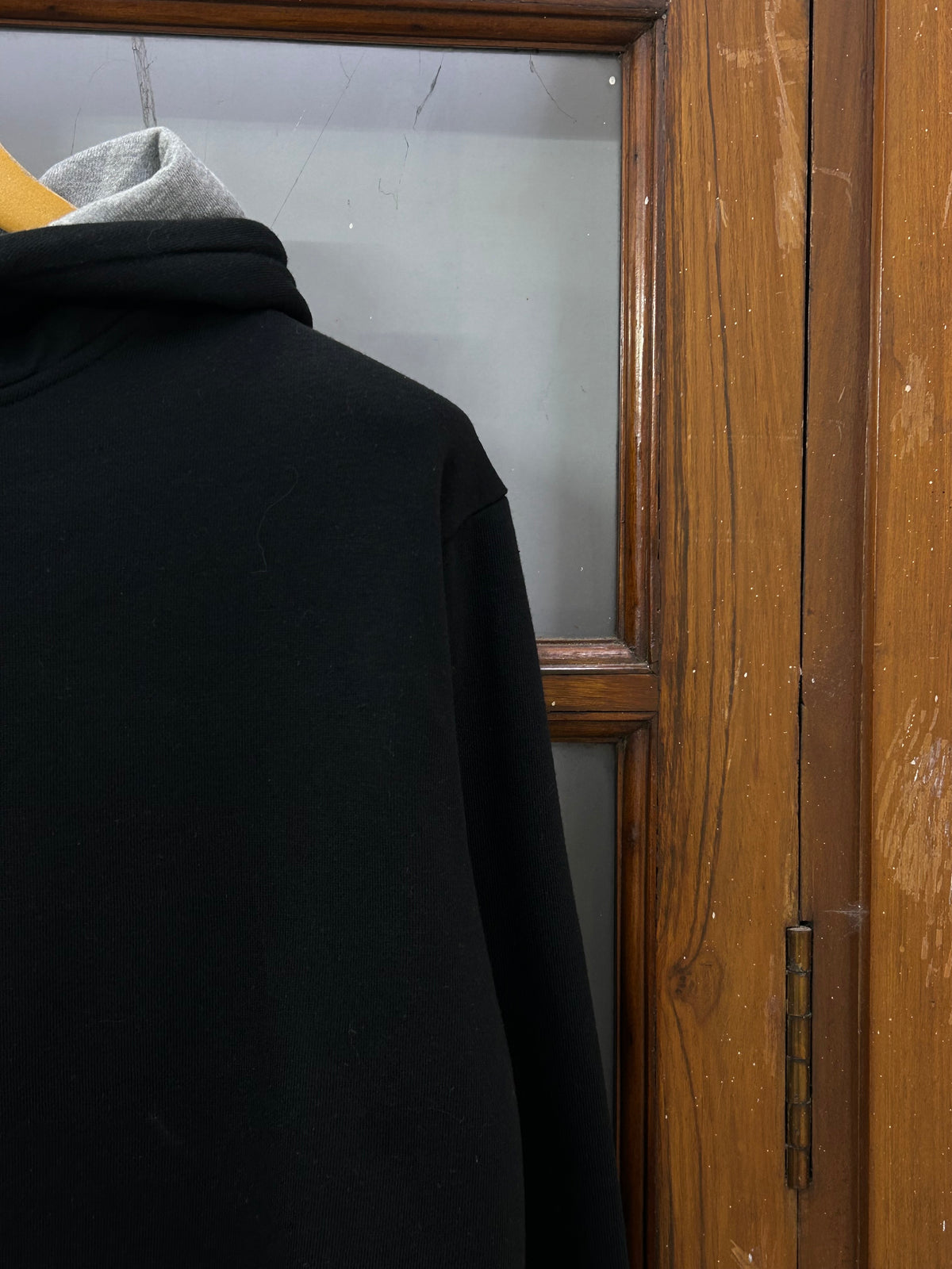 BLACK HOODIE ( F4700 )
