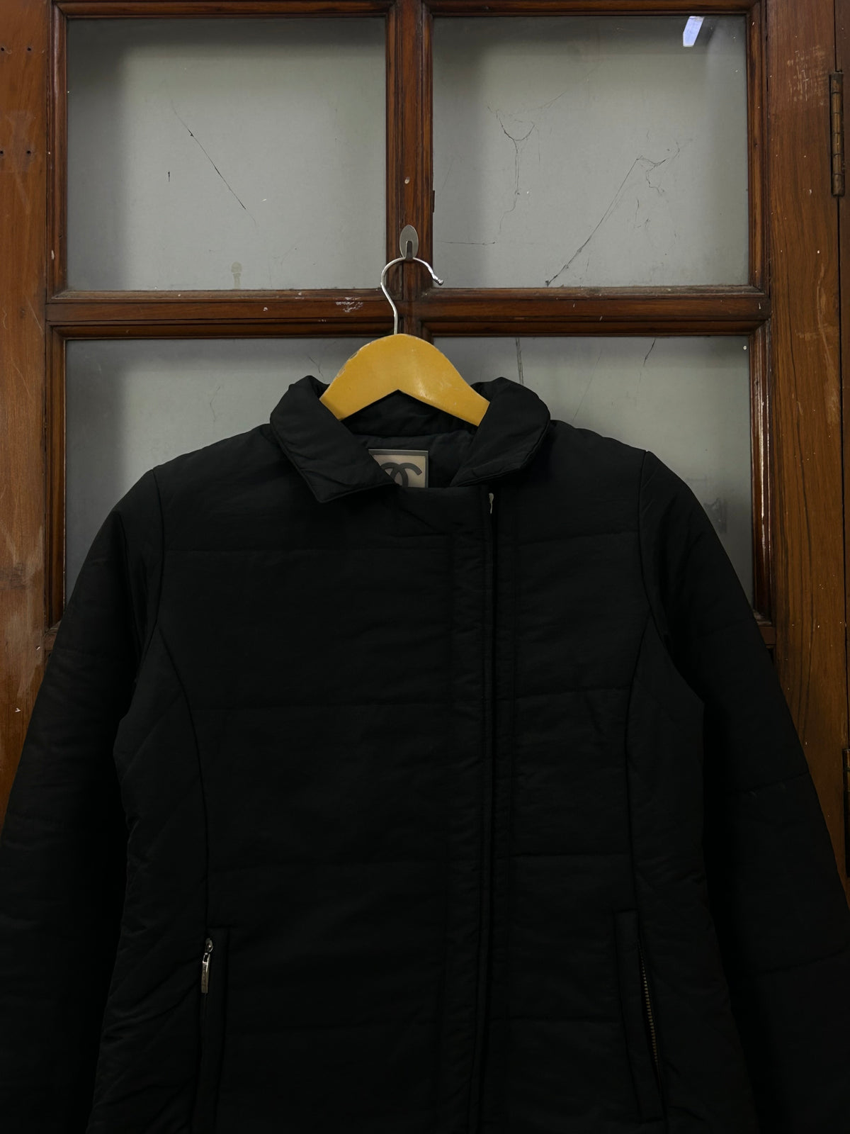 CHANEL SIDE ZIPPED BLACK PUFFER ( D6875 )