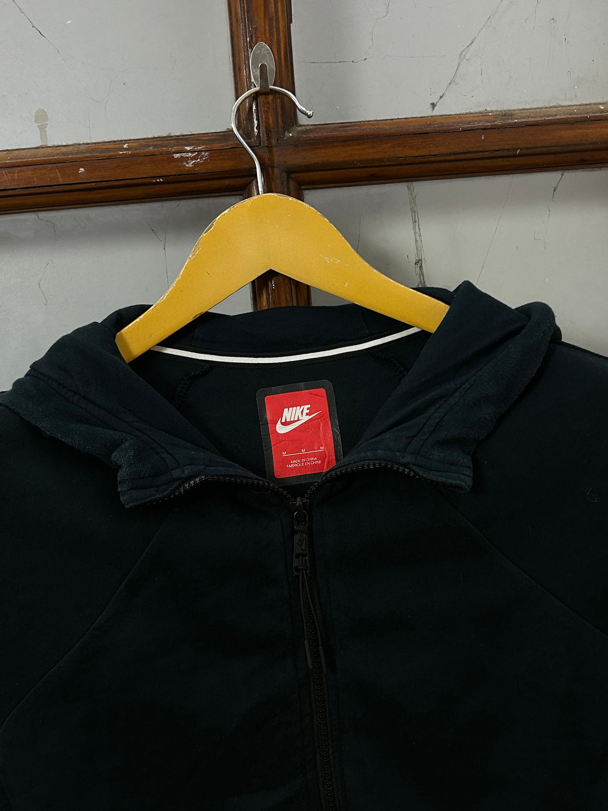 NIKE BLACK ZIPPER ( F5359 )