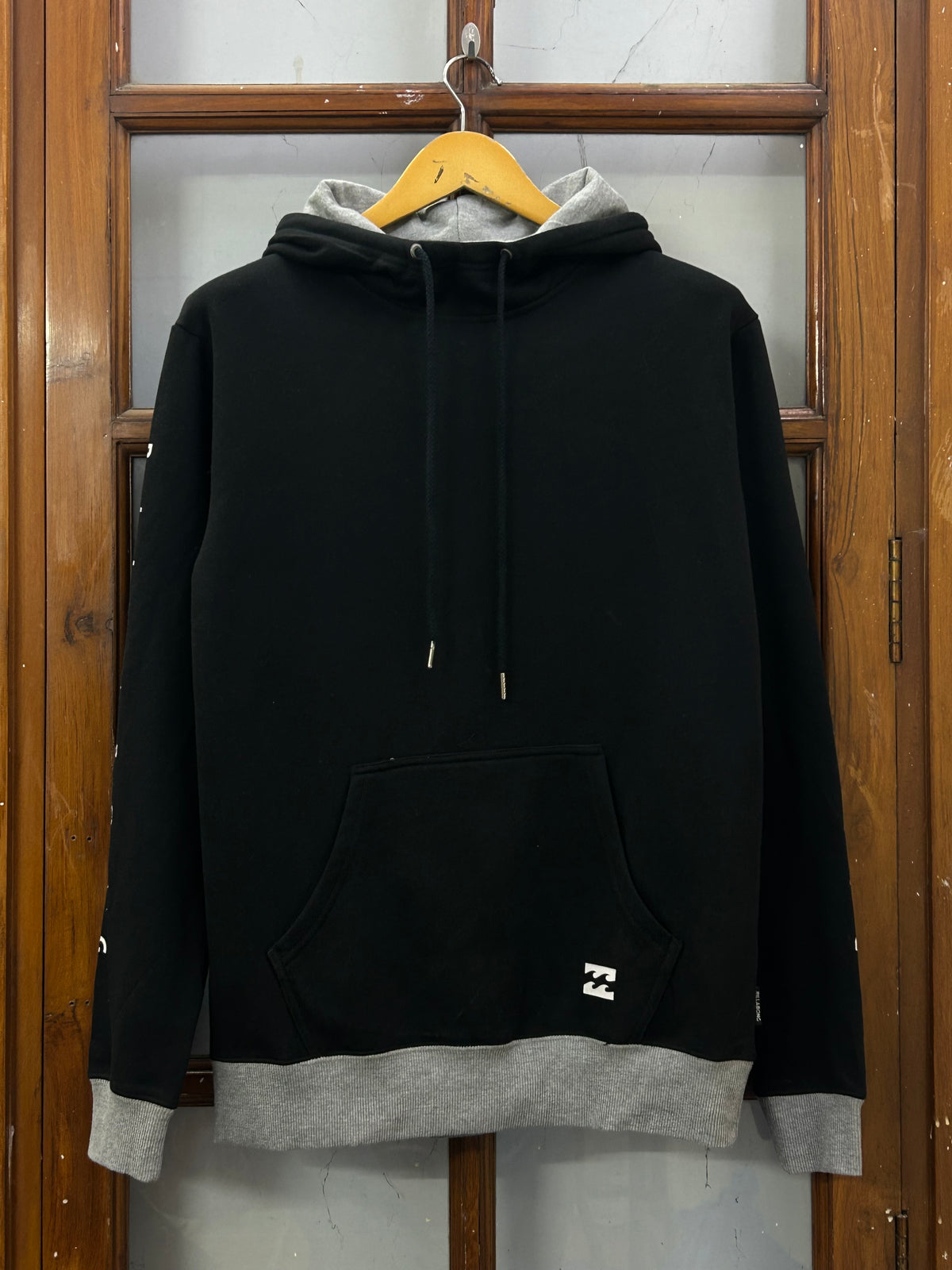 BLACK HOODIE ( F4700 )