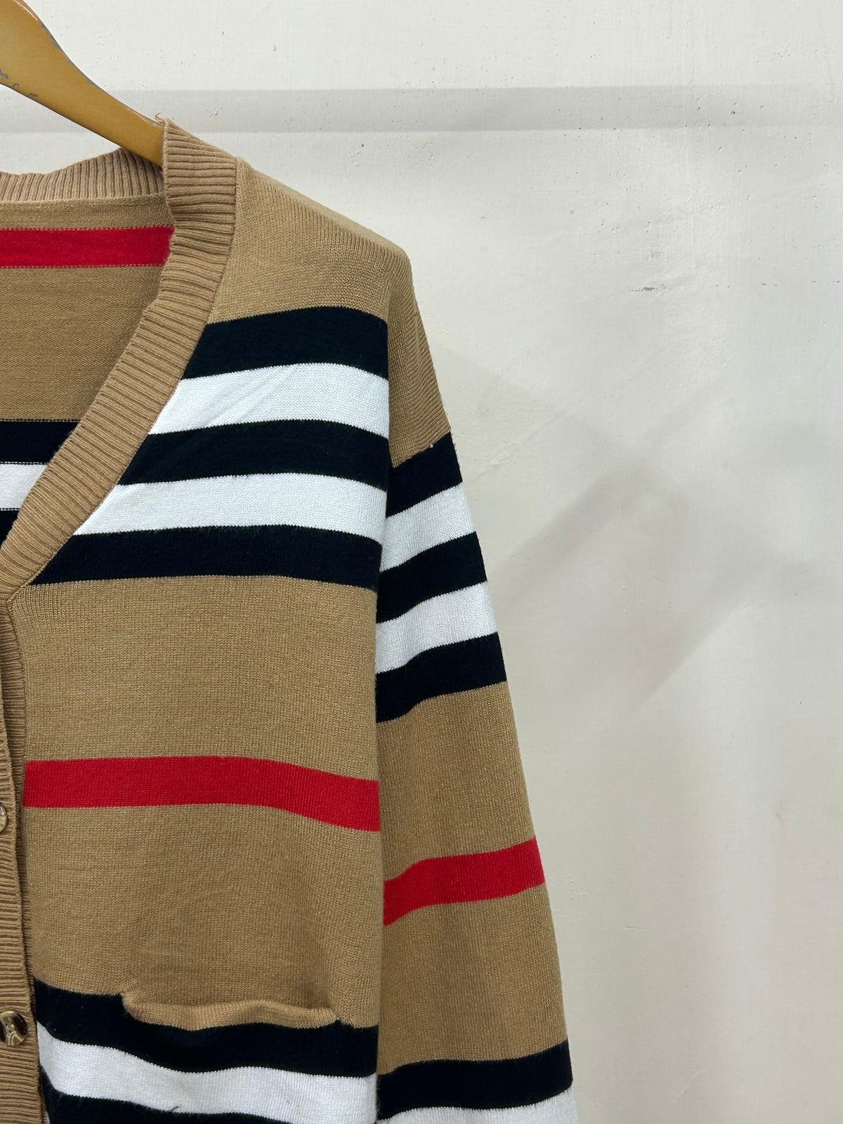 BURBERRY CARDIGAN ( M5015 )