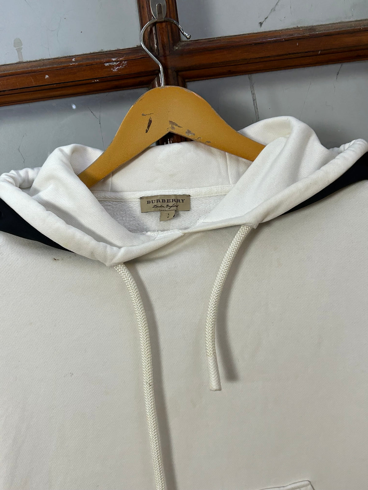 BURBERRY CROPPED FIT WHITE HOODIE ( F6183 )