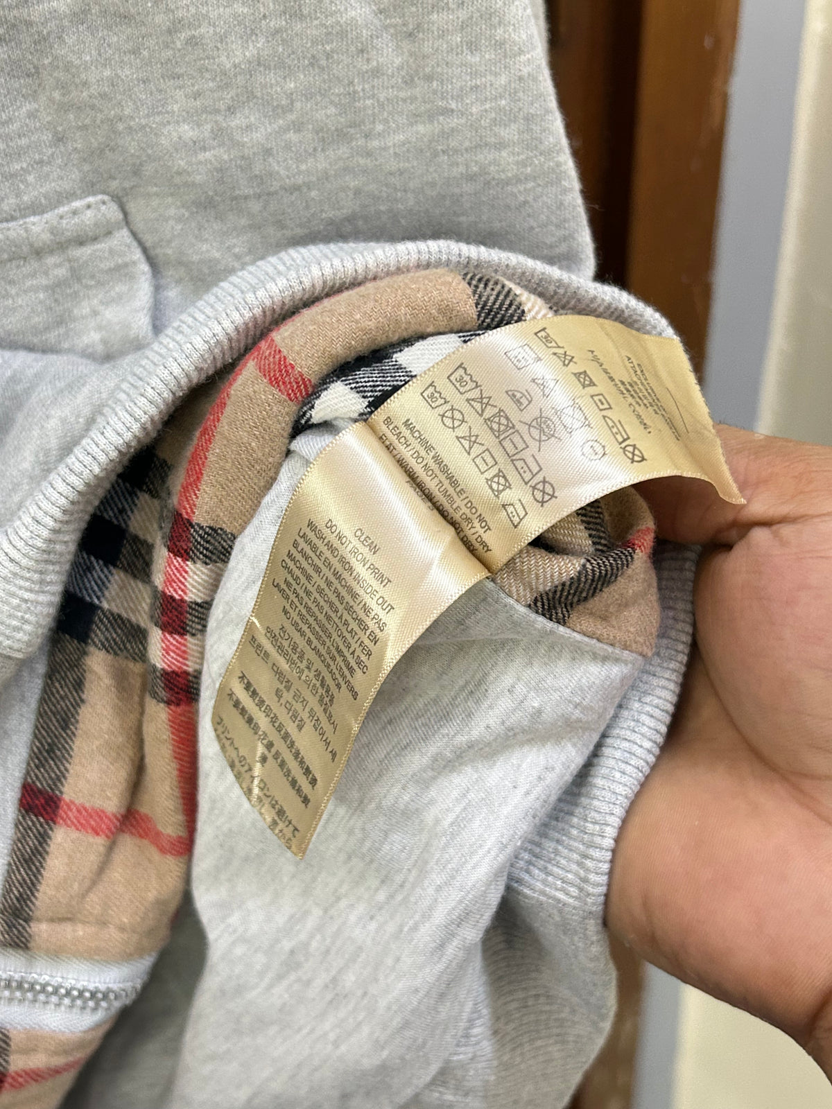 BURBERRY GREY ZIPPER ( F4729 )