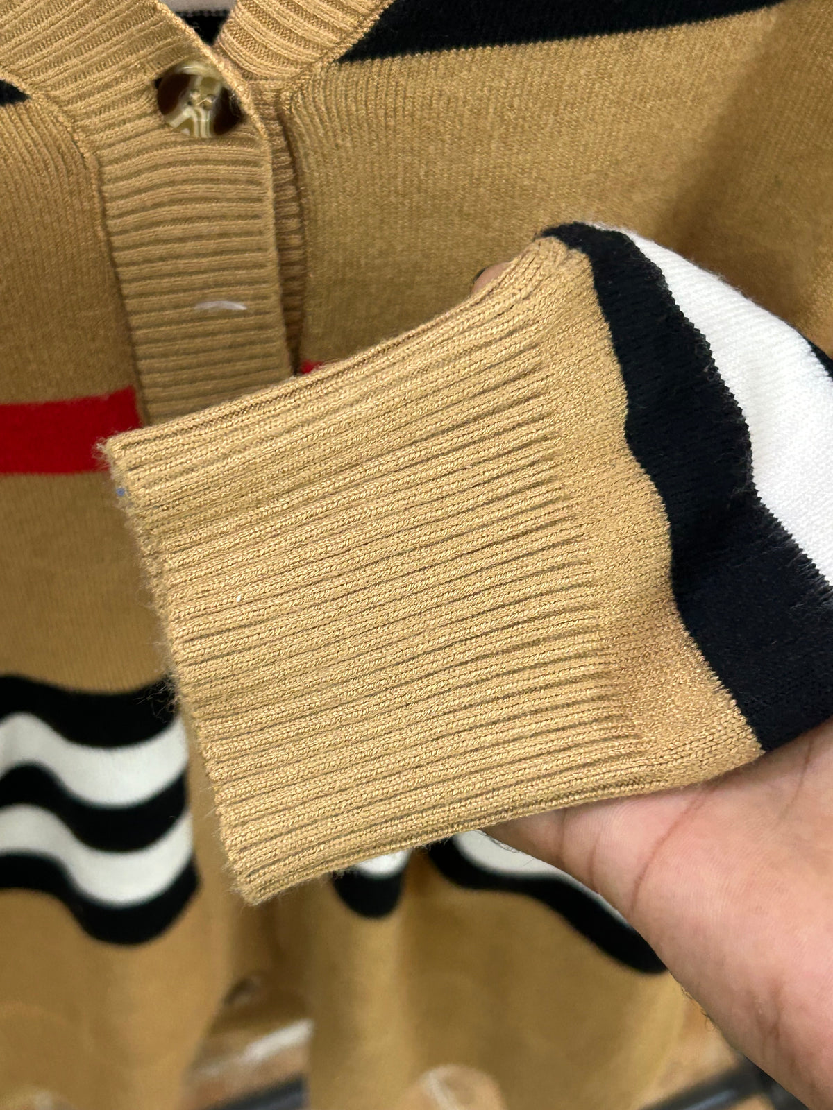 BURBERRY CARDIGAN ( M5015 )