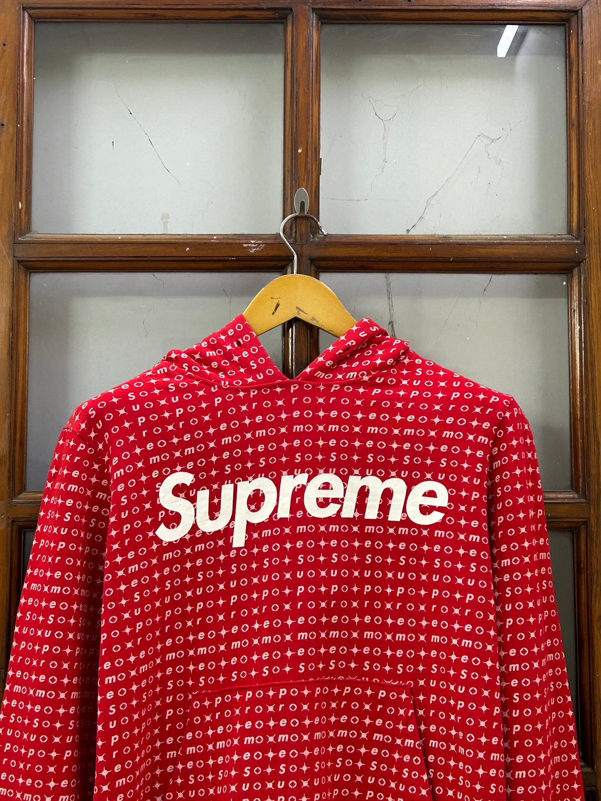 SUPREME RED ( F4985 )