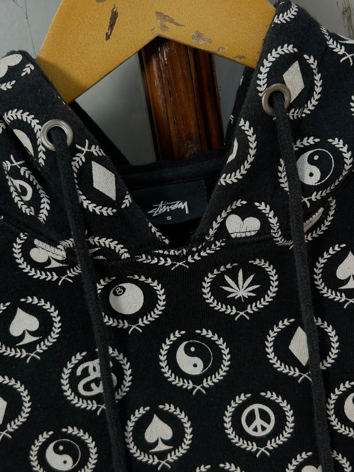 STUSSY HOODIE ( F6184 )