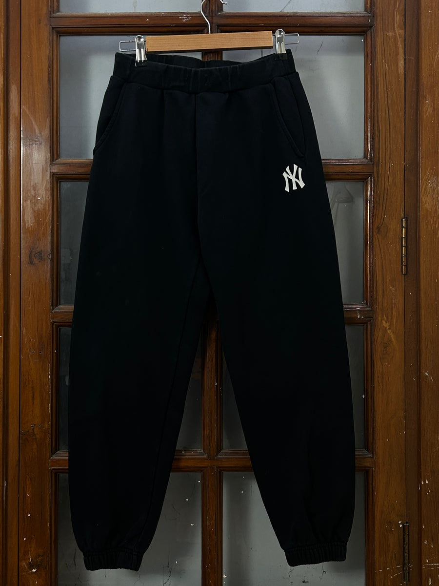 YANKEES BLACK TROUSER ( D6857 )