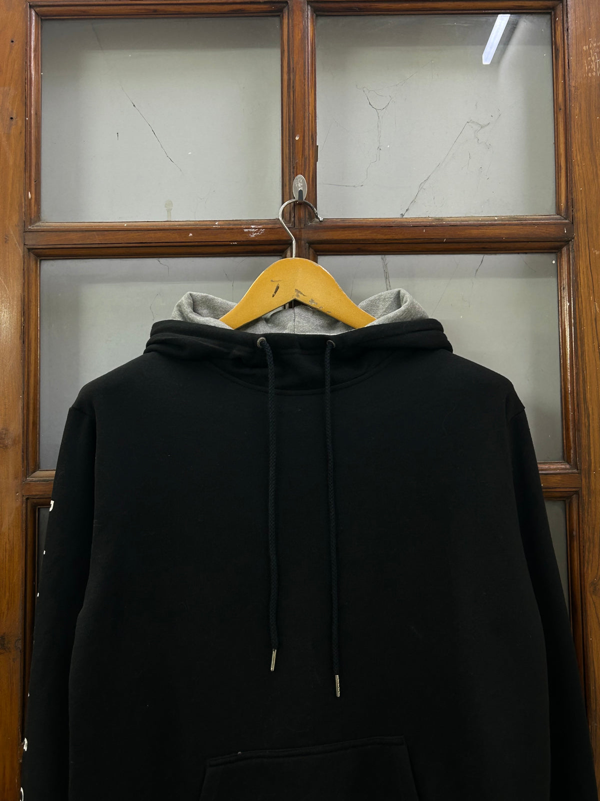 BLACK HOODIE ( F4700 )