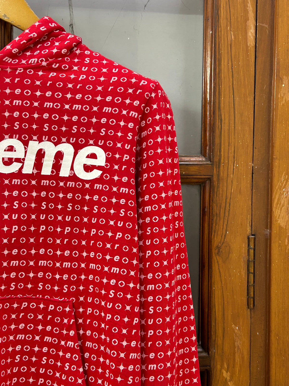 SUPREME RED ( F4985 )
