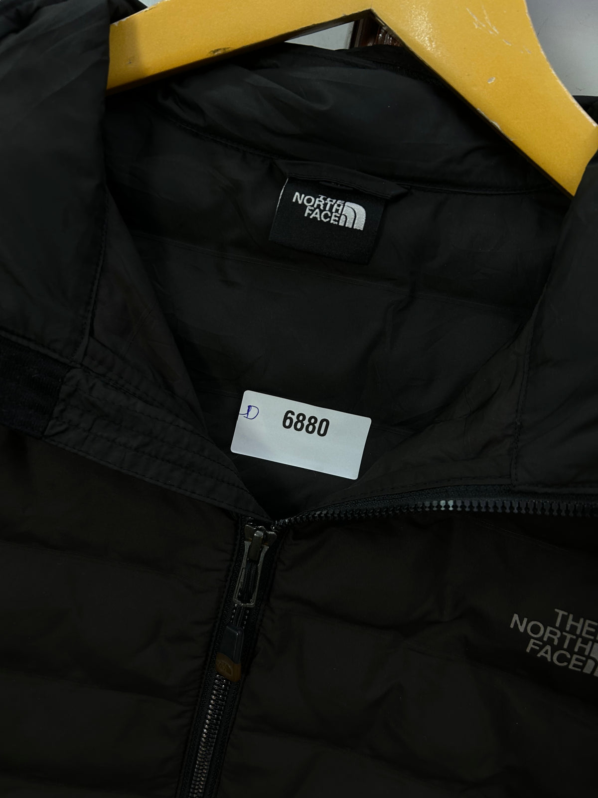 THE NORTH FACE BLACK PUFFER ( D6880 )