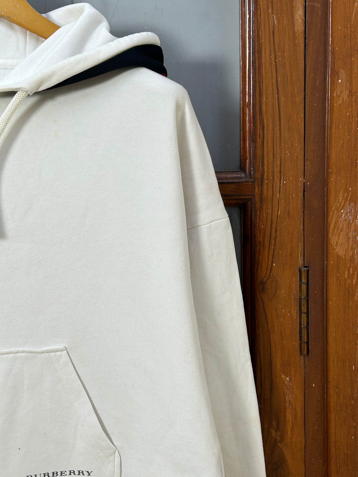 BURBERRY CROPPED FIT WHITE HOODIE ( F6183 )